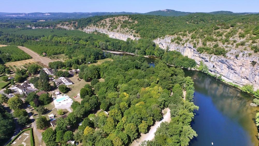 Vvf Dordogne Lot Hotel Gluges Buitenkant foto