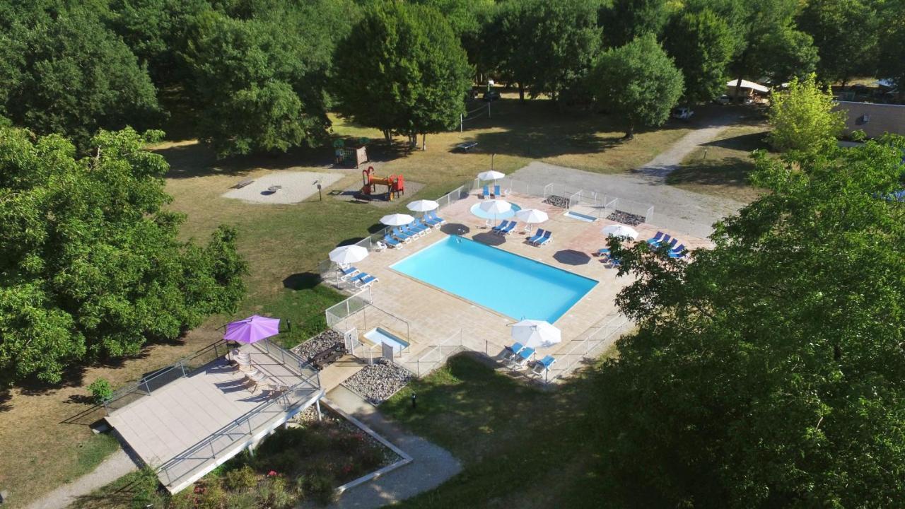 Vvf Dordogne Lot Hotel Gluges Buitenkant foto